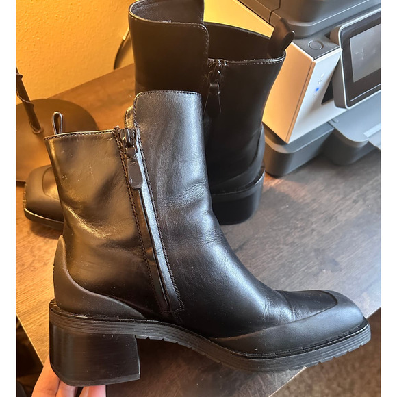 TORY BURCH BLACK LEATHER EXPEDITION ZIP UP BOOTS EUC; SIZE 9M - Picture 3 of 6